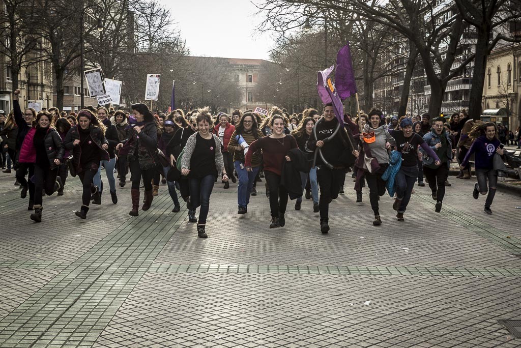 "Antolatu indarrak, batu borroka feministara!"