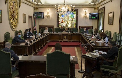 EH Bilduk "baliabide publikoen erabilera irregularrari buruzko batzorde espezifikoa" sortzeko premiazko mozioa eskatu du