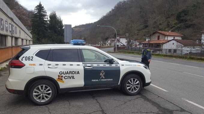 Ipar eta Hego Euskal Herriko muga itxita egonen da beste hilabete batez