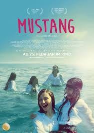 "Mustang" euskarazko filma, Iruñeko San Frantzisko Plazan