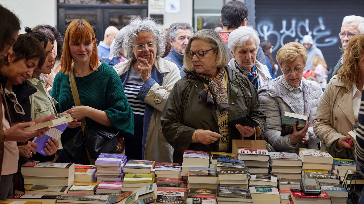 Liburu denda "erraldoia" bihurtuko da gaur Karlos III. etorbidea