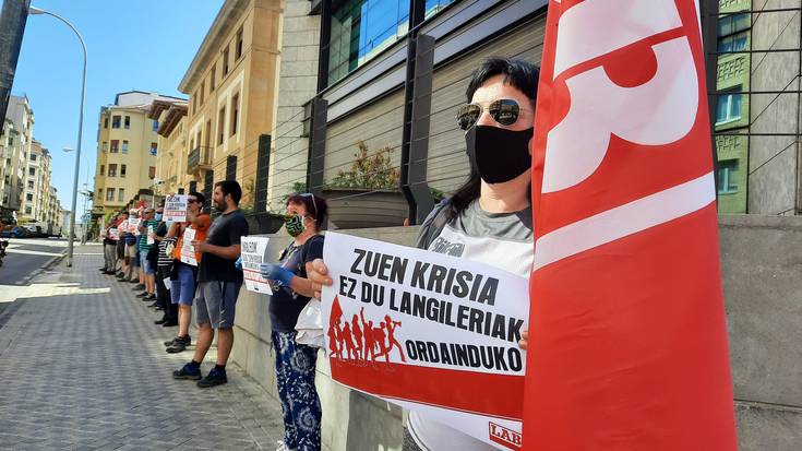 COVID gaixoak sare pribatura bideratzeaz esandakoa zuzentzeko eskatu dio LABek Induraini