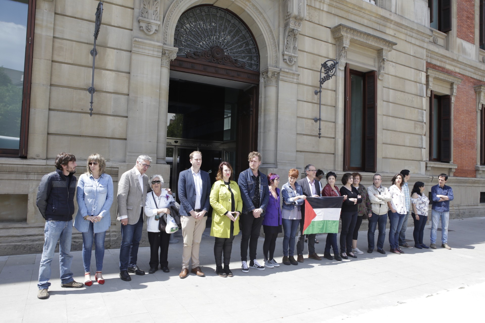 Palestina Israelek okupatutako lurretara bueltatzea defendatu du Nafarroako Parlamentuak