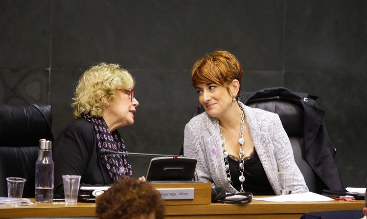 Miren Aranoak Nafarroako Parlamentuan duen eserlekua utzi du