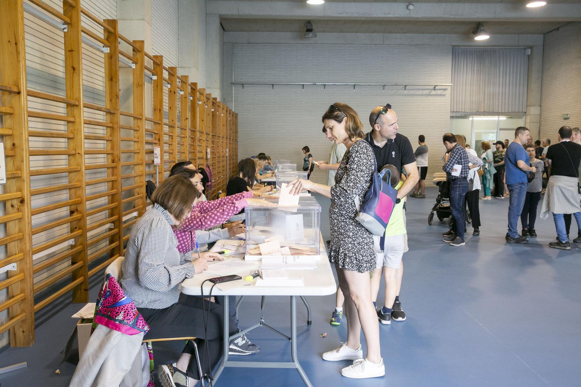 Iruñekoa bazara, hemen ikus dezakezu hauteskunde mahaian egotea tokatu zaizun