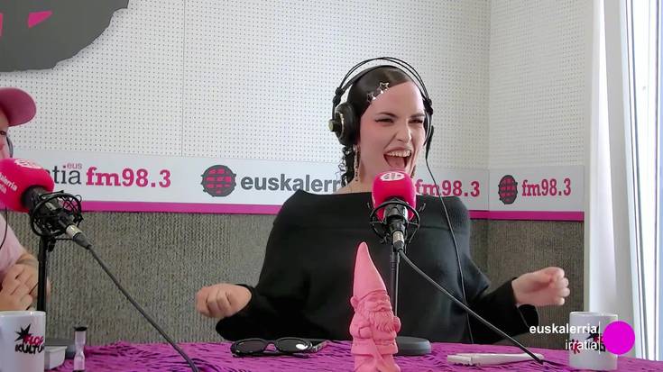 Flop Kultura 3x7 | Emakume baten antzera Pau Goienerekin