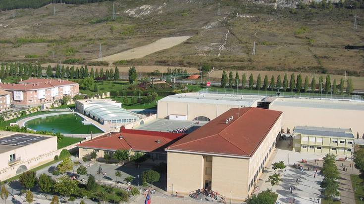 Eskola jantokia ordaintzeko diru laguntzak eskatzeko epea zabalik