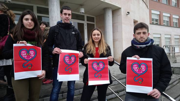 NUPen erizaintza euskaraz irakasteko eskatu dute 