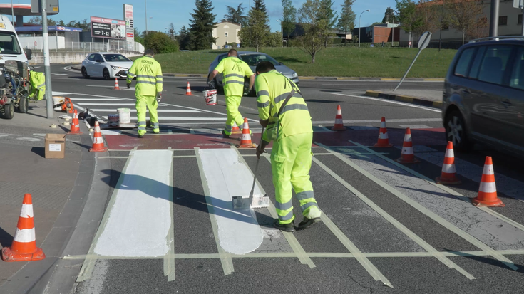 Istripuak ekiditeko hainbat biribilguneetako zola margotuko dute