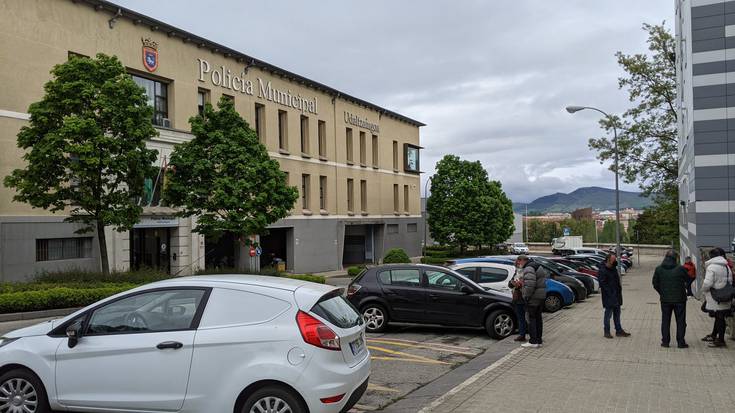 Behin behinean aske utzi ditu epaileak hamar gazteak, kautelazko neurririk gabe