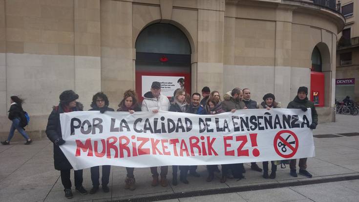 Mobilizazioak iragarri dituzte hezkuntzako sindikatuek itunaren negoziaketak eten eta gero 