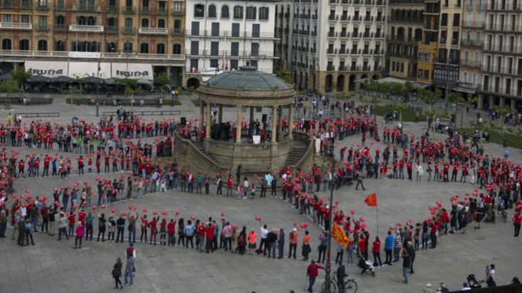 Ehunka herritarrek Nafarroako armarria irudikatu dute erabakitzeko eskubidearen alde