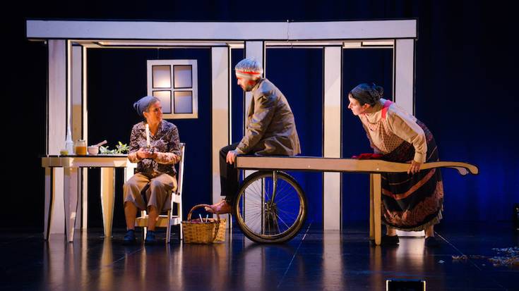 'Intxaurrak' antzezlana emanen dute gaur, Nafarroako Antzerki Eskolan