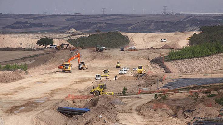 Kontuen Ganbera: "AHTren diseinua zaharkitua dago eta indefinizioz betea"