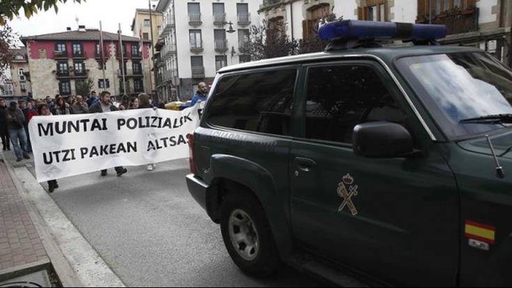 88 guardia civil eta 27 ibilgailu Altsasuko azken lau atxiloketak egiteko