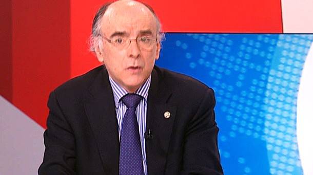 ETBren itzalaldiari amaiera emateko eskatu dio Euskaltzaindiak Rajoyri