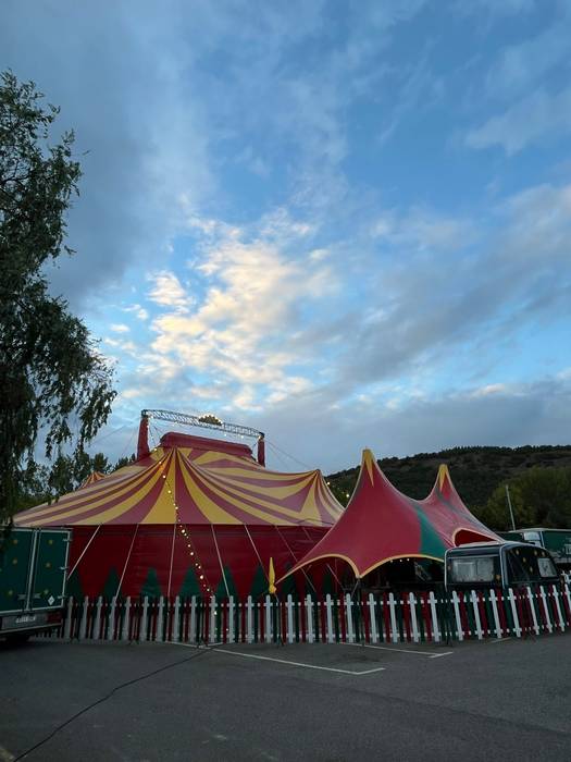 Gure Zirkuak lau emanaldi gehiago eskainiko ditu Uharten