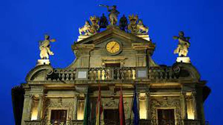 Euskarazko profila duten zortzi teknikari kontratatuko ditu Iruñeko Udalak