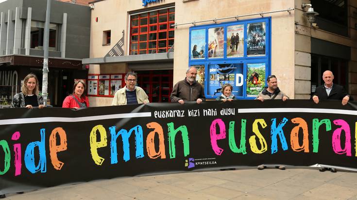 'Eman bide euskarari' aldarrikatzeko, larunbatean kalera