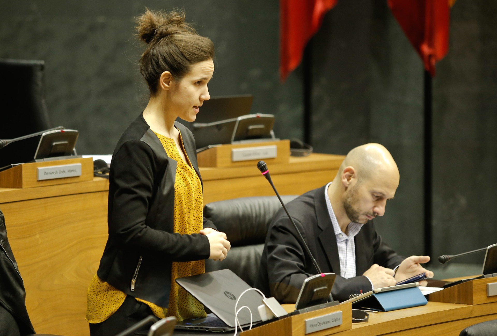 Cristina Altunak parlamentuko akta utziko du