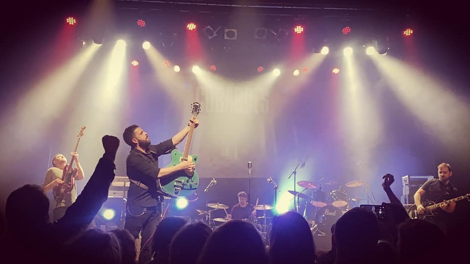 Gaur abiatuko da Km Zero Musik Fest online jaialdia, Cobardes taldearen kontzertuarekin