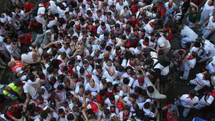 Entzierroa, kallejoi estuan