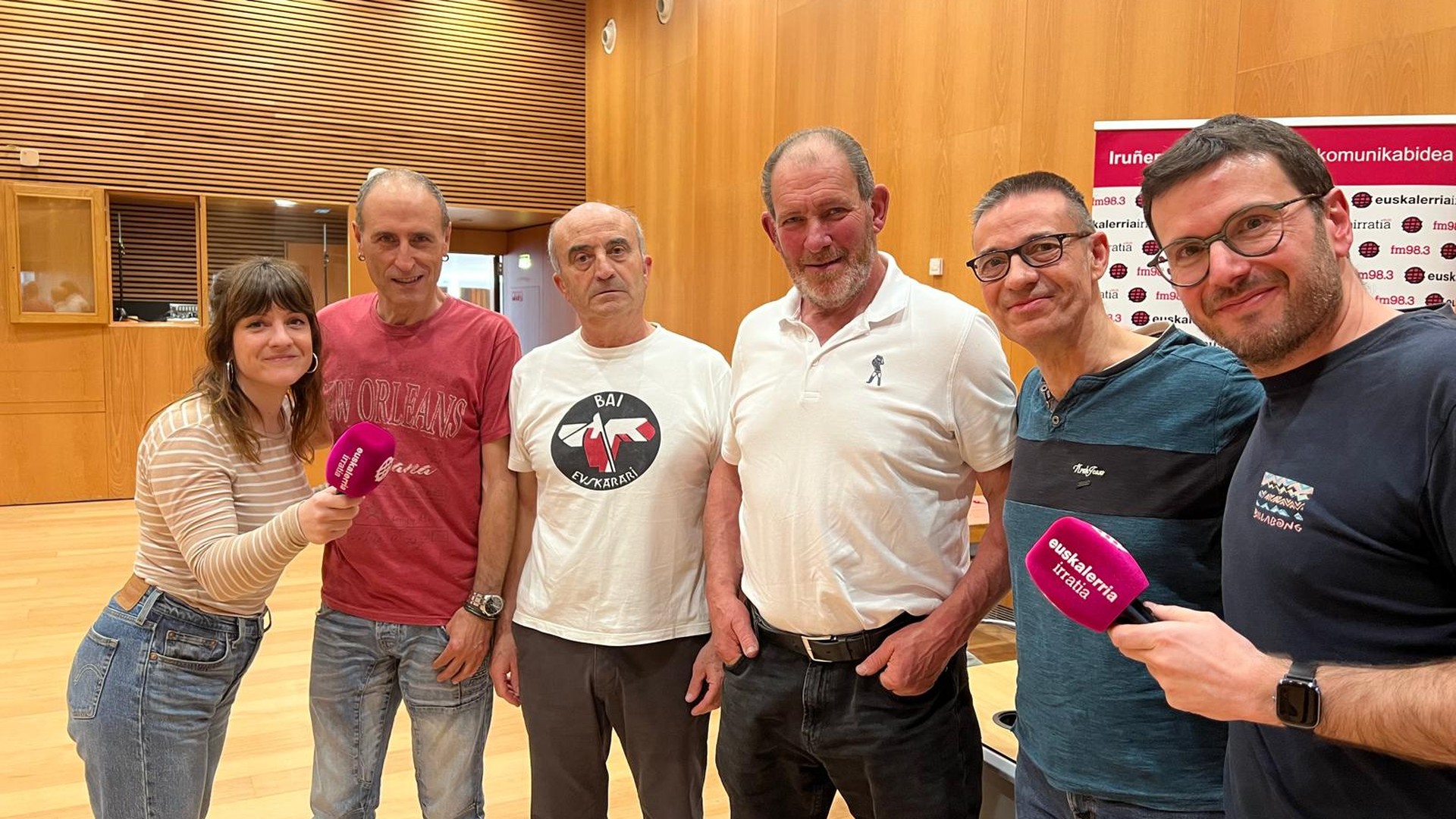 Iñaki Perurena eta parte-hartzaileak: “Gure asmoa euskaraz goxo aritzea da”