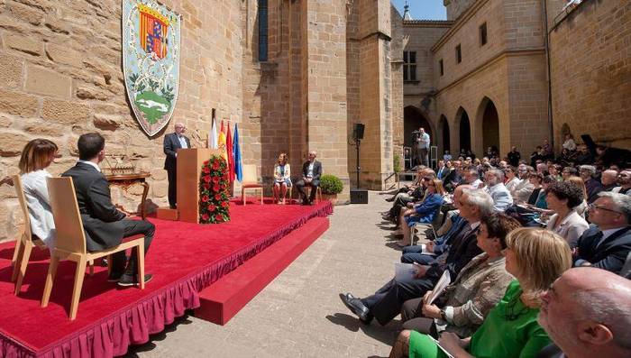 Espainiako monarkiak Nafarroako Vianako Printzearen sarietan parte hartzeari ezetz esan dio Parlamentuak