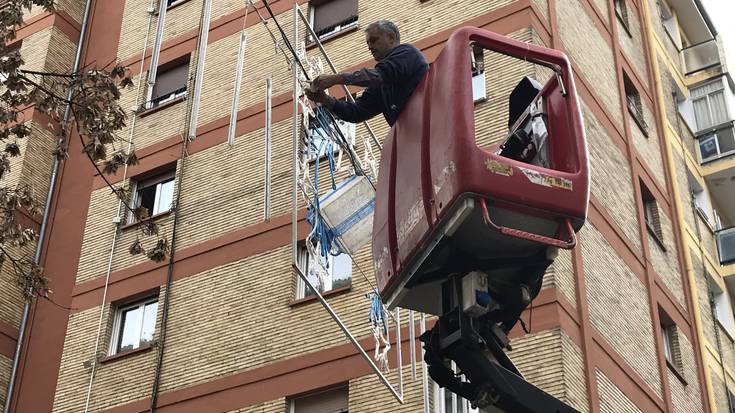 Ostiralean piztuko dituzte Iruñeko gabonetako argiak