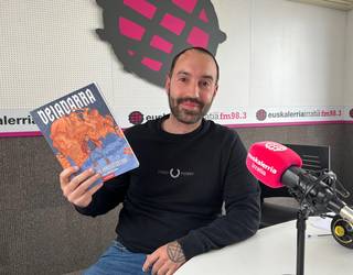 Aritz Ibarra: "Nerabezaroan irakurri nahi izango nukeen historia liburua sortu dut"