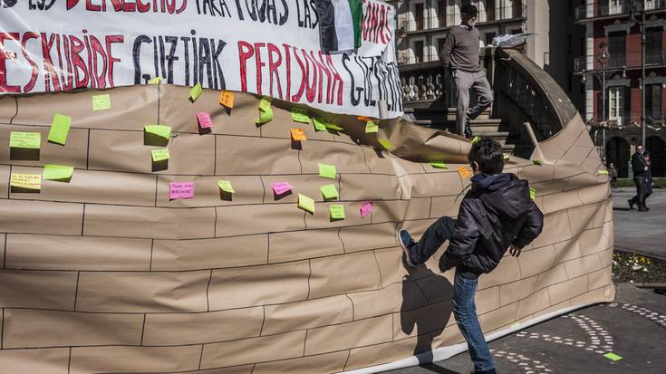 Nafarroara iritsi dira 'Aquarius'eko lehen errefuxiatuak