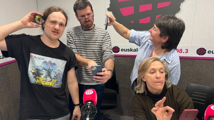 Eta helduok, nola harremantzen gara sare sozialekin?