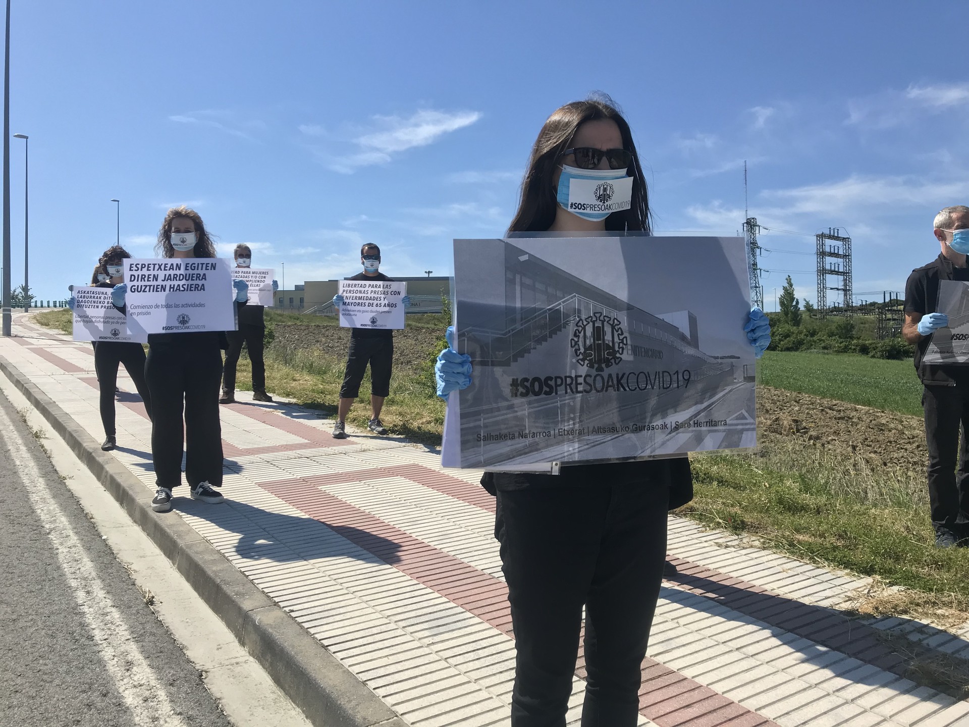 Kartzeletako baldintzak arintzeko eskatu dute Salhaketak, Etxeratek, Altsasuko Gurasoek eta Sare Herritarrak