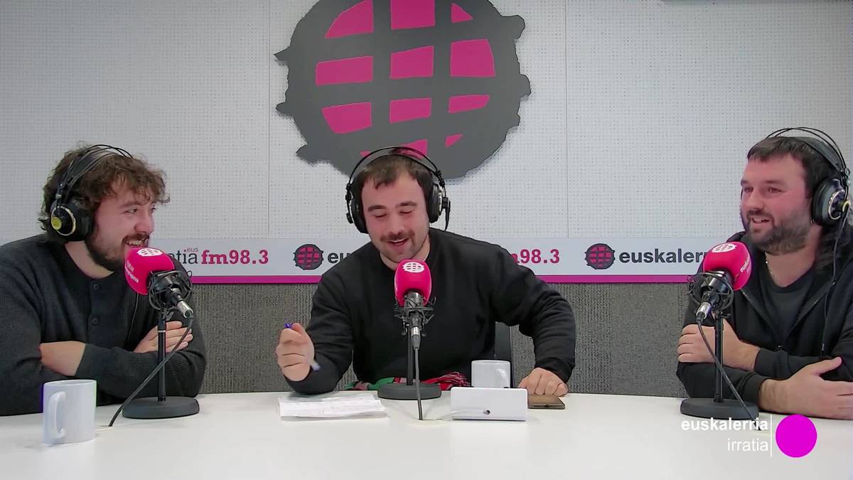 Espaloian Koska 2x4 | Musika Iturrama institutuan. Ibai (ibil bedi) eta Antonio (Skabidean)