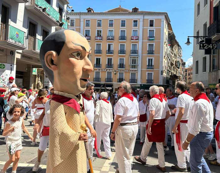 Autobus geltokian amaituko du gaur ibilbidea konpartsak