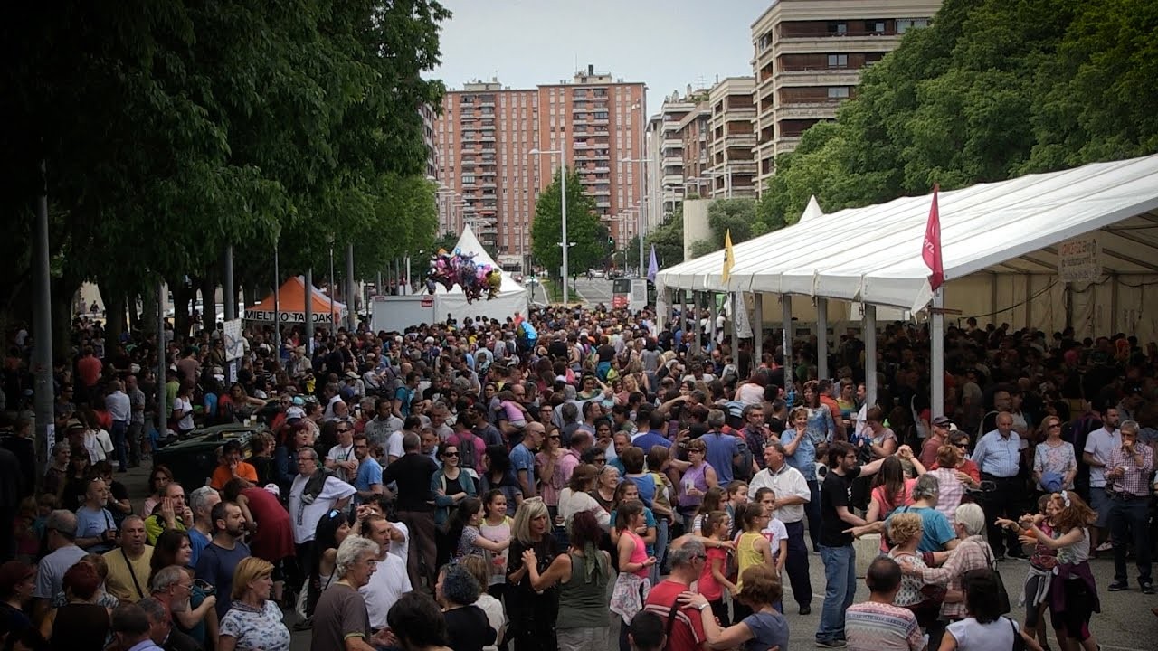 Euskara antzokira eramango du Sortzenek