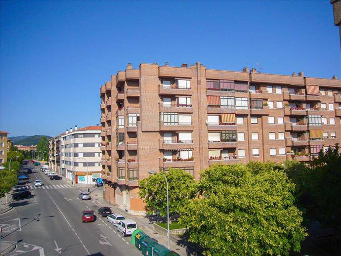 Cocemfe ezgaituen elkarteari lokal bat eman dio Iruñeko Udalak