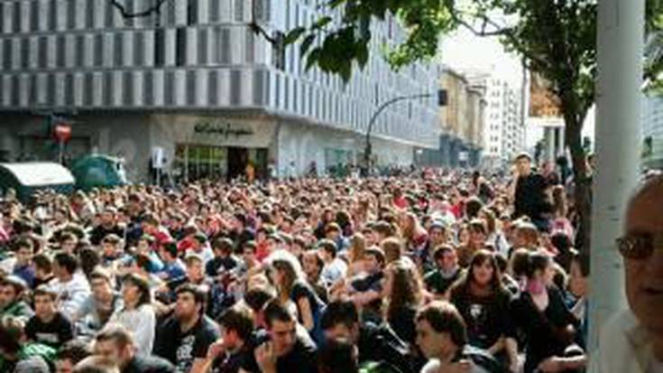 Milaka ikasle protestaka Iruñean, hezkuntzaren aurkako erasoen kontra