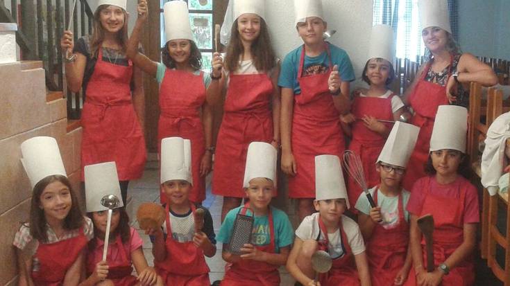 Eguberritan txikientzako dantza saioak eta sukaldaritza tailerrak Dindaiaren eskutik