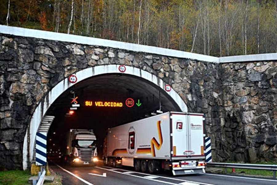 "Liskarra" foruzainen eta guardia zibilen artean Almandozko tunelean