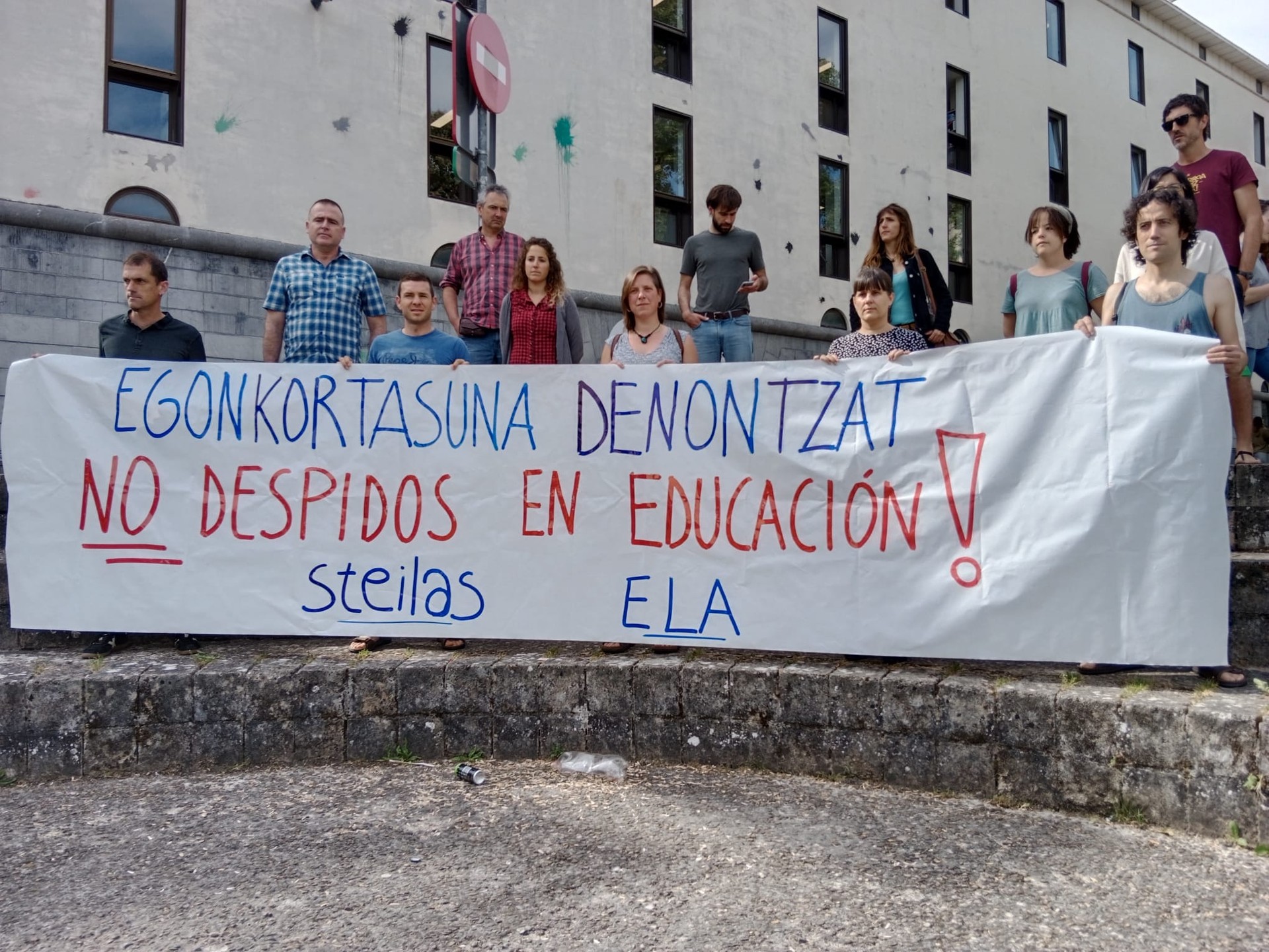 STEILAS eta ELA sindikatuek irakasleen kontsolidazioa bermatzea eskatu diote Hezkuntzari