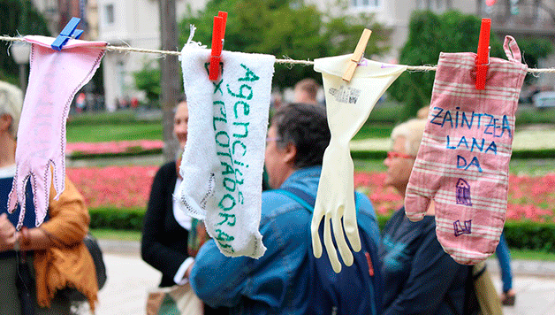 Etxeko eta zaintza langileen lana aitortu eta eskubideak ziurtatzeko eskatu dute