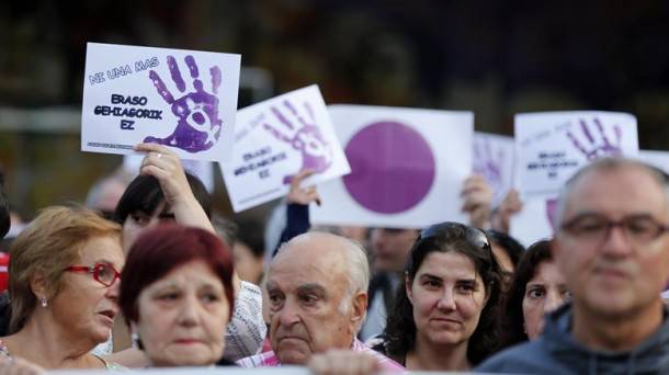 Barakaldoko hilketa matxista salatzeko protesta eginen dute, Iruñean