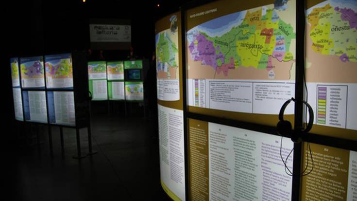 'Euskara ibiltaria' erakusketara bisita gidatua