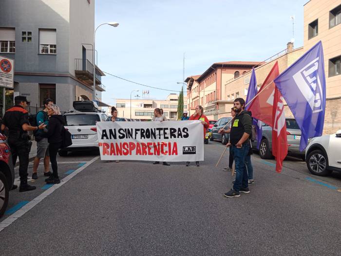 Navarra Sin Fronterasen lanpostuak bermatzeko eskatu dio gobernuari LABek