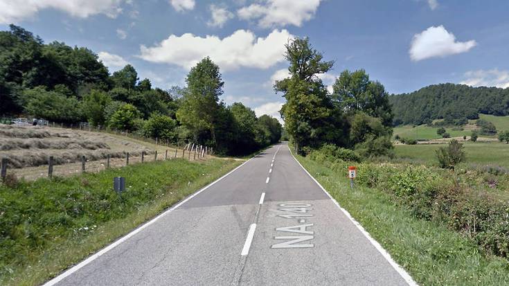 Gizon bat hil da Garraldan auto istripuan