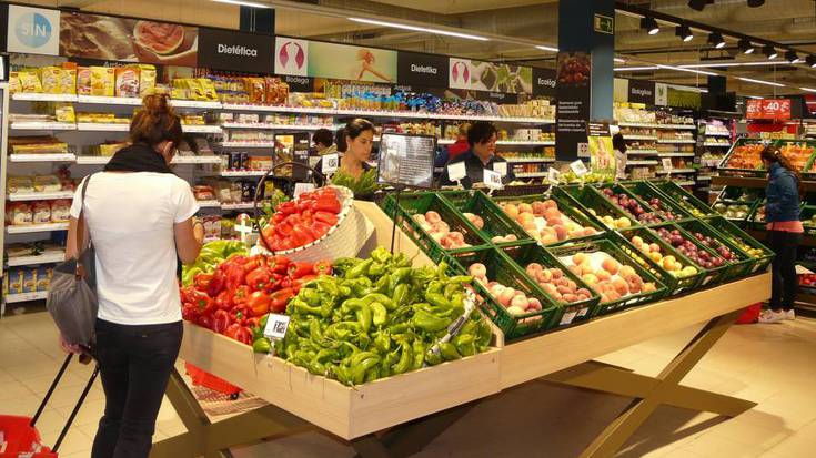 Denda-kate handiek irabaziak izaten segitzen dute saltoki txikien kalterako