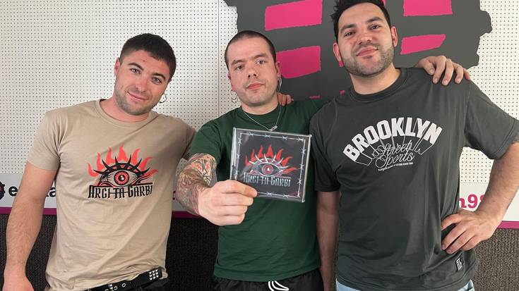 Argi ta Garbi taldea: "Rockeroak gara, baina punk puntu bat ere badaukagu"