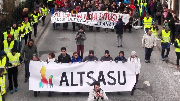 Altsasuko bederatzi auziperatuen gurasoak parlamentuan izanen dira