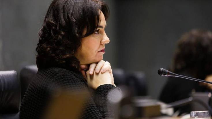 Ainhoa Aznarezek parlamentuko presidente izaten segituko du